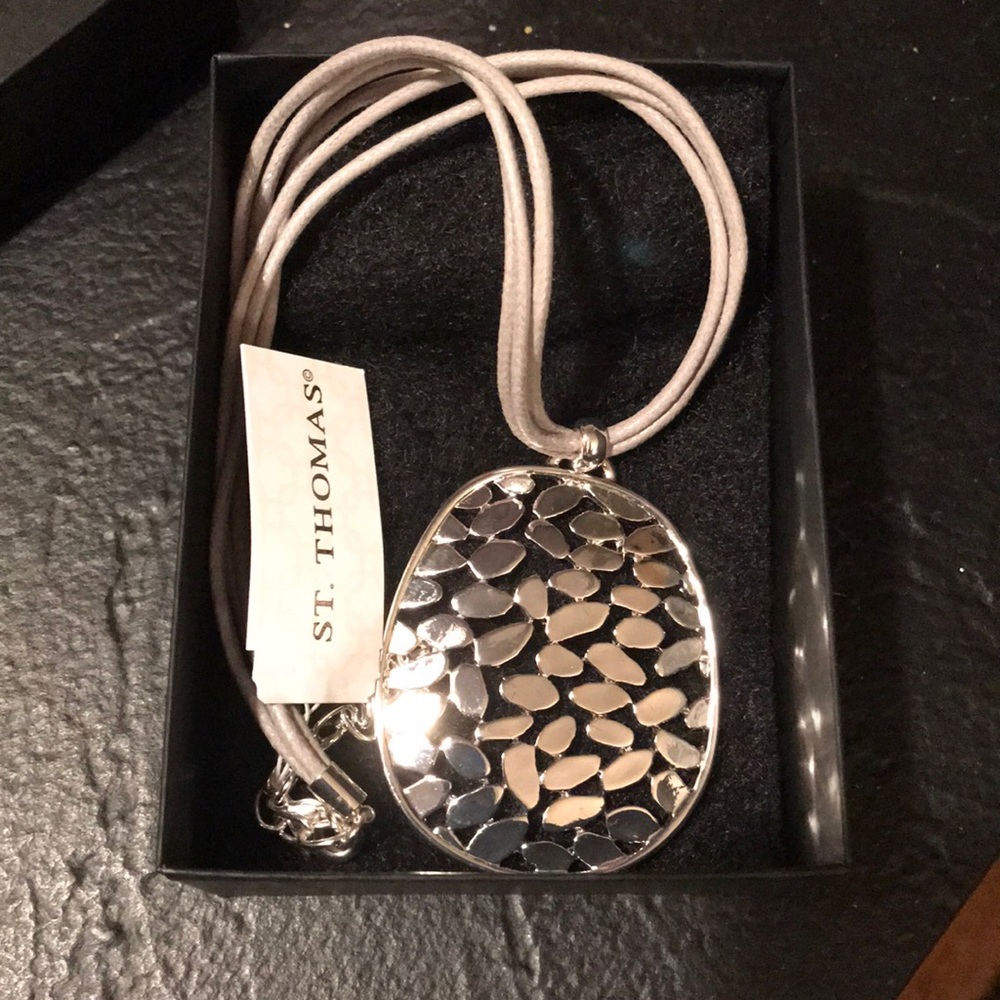 Silver Pendant necklace